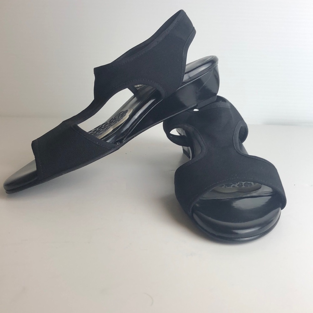 Stretchy wedge